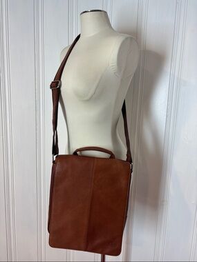 NWOT MANCINI Cognac Leather Messenger Bag | RFID Protection | Laptop Compartment